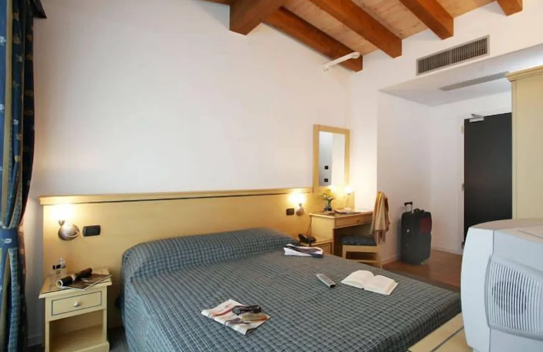Hotel Mary-1