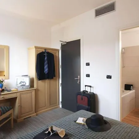 Hotel Mary-2